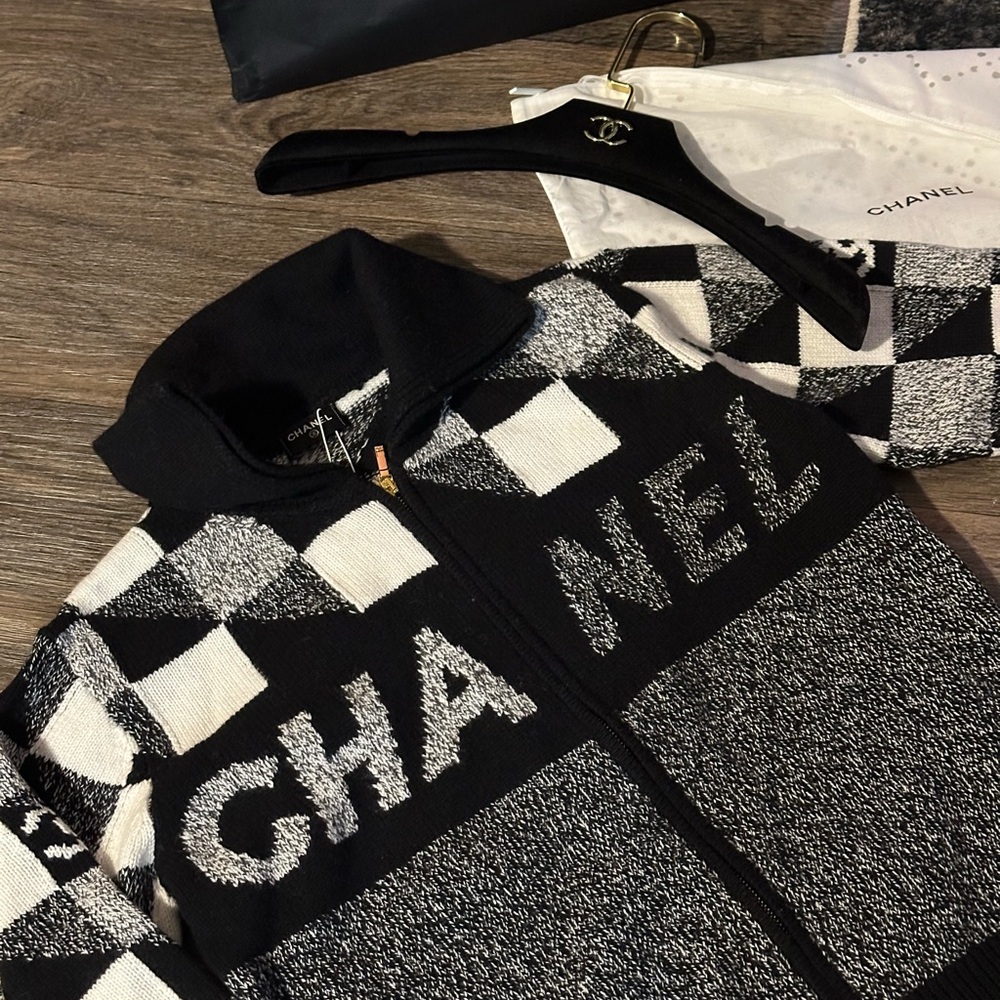Men’s Chanel Zip Up - Picture 4 of 4